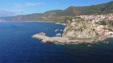 Scilla, Calabria. Güney İtalya kıyıları yaz mevsiminde
