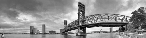 Πανοραμική Θέα Του Downtown Jacksonville Και Της Γέφυρας Της Πόλης — Φωτογραφία Αρχείου