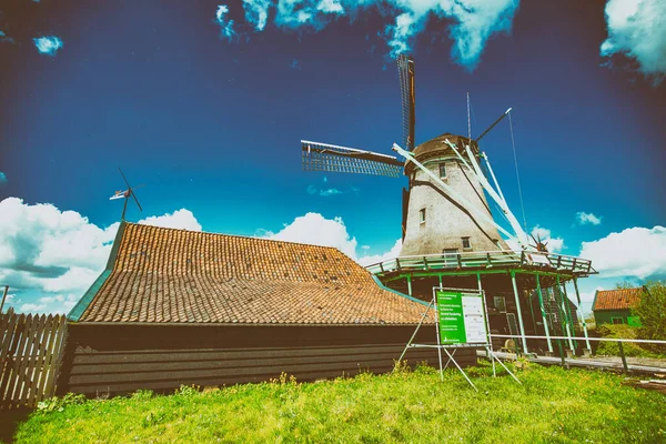 Zaanse Schans Niderlandy Kwietnia 27Th 2015 Słynne Wiatraki Magazyny Warsztaty — Zdjęcie stockowe