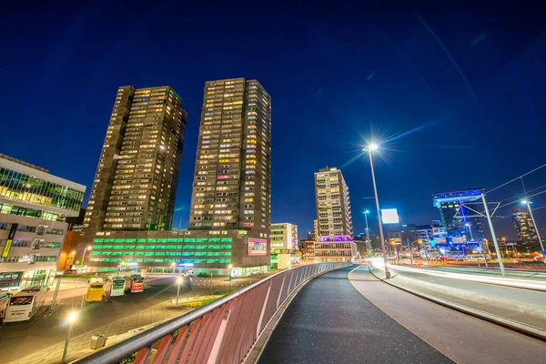 Rotterdam Niederlande April 2015 Gebäude Der Innenstadt Einer Schönen Frühlingsnacht — Stockfoto