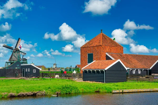 Famous Windmills Warehouses Workshops Zaanse Schans Sunny Spring Day Netherlands — Stock Photo, Image