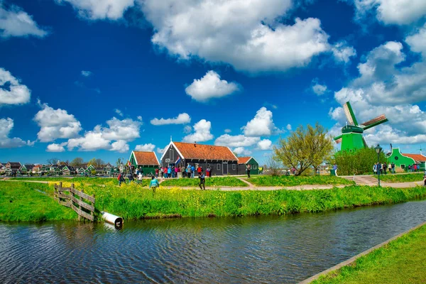 Zaanse Schans Hollandia Április 2015 Híres Szélmalmok Raktárak Műhelyek Egy — Stock Fotó