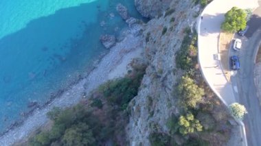 Güzel güney İtalya kıyı şeridinin hava manzarası. Yaz mevsiminde İHA 'dan Calabria