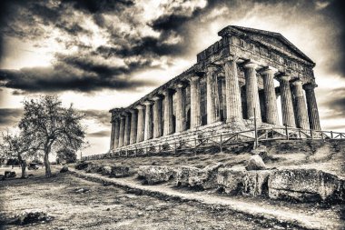 Günbatımında Agrigento, İtalya 'da Tapınaklar Vadisi' ndeki Konkordiya Tapınağı