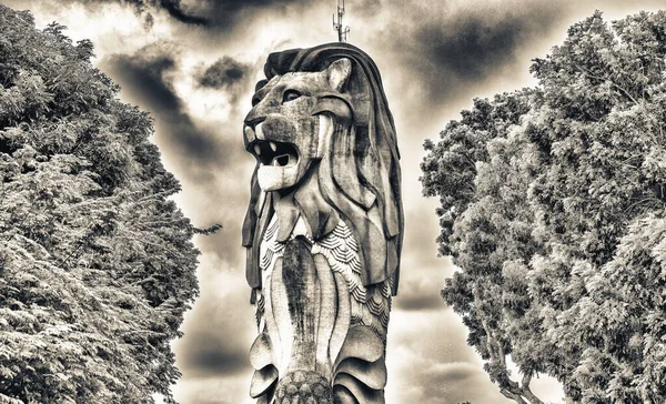 Singapore Merlion Circondata Alberi Leone Simbolo Della Città — Foto Stock