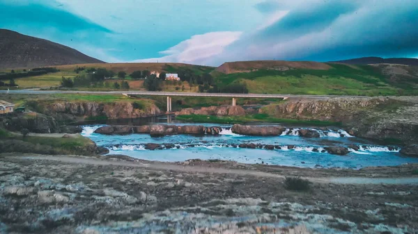 Természet Fossatun Troll Vízesésnél Izland Európa Gyönyörű Zöld Táj Hegyi — Stock Fotó
