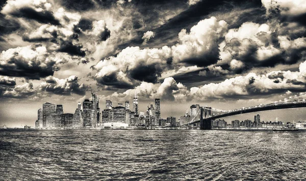 Nattutsikt Över Brooklyn Bridge Och Lower Manhattan Från Brooklyn District — Stockfoto