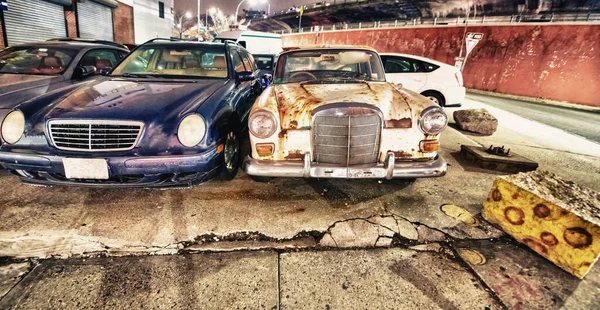 Vecchie Auto Epoca Parcheggiate Nel Quartiere Brooklyn Notte New York — Foto Stock