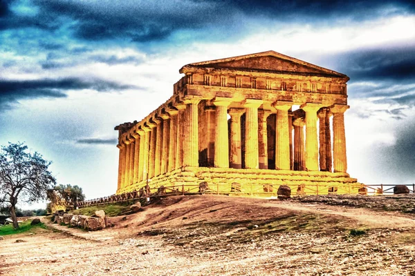 Günbatımında Agrigento Talya Tapınaklar Vadisi Ndeki Konkordiya Tapınağı — Stok fotoğraf