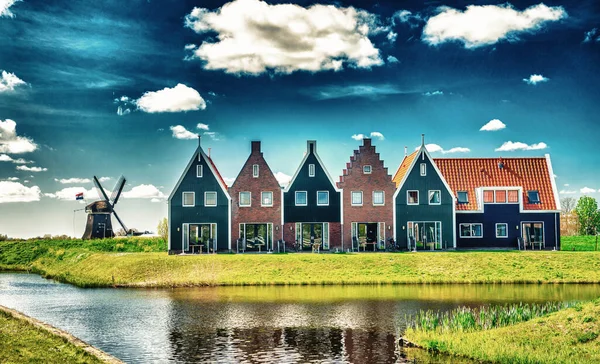 Volendam Domy Słoneczny Wiosenny Dzień Holandia — Zdjęcie stockowe