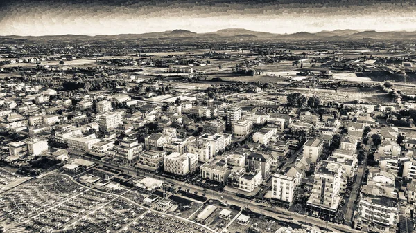 Yaz mevsiminde İHA 'dan Torre Pedrera Sahili' nin havadan görüntüsü, Rimini, İtalya.