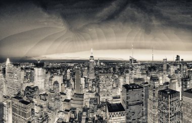 New York City, ABD 'de gün batımında Manhattan gökdelenleri