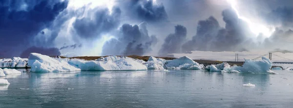 Panorámás Kilátás Jokulsarlon Lagúna Dél Izlandon Nyári Színek Vihar Alatt — Stock Fotó