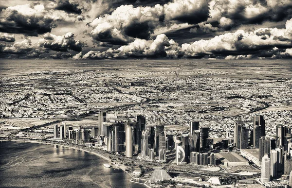 Skyline Aéreo Doha Avião Entardecer Qatar — Fotografia de Stock