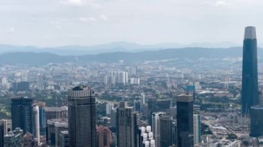Bulutlu bir günde Kuala Lumpur 'un inanılmaz hava manzarası, Malezya