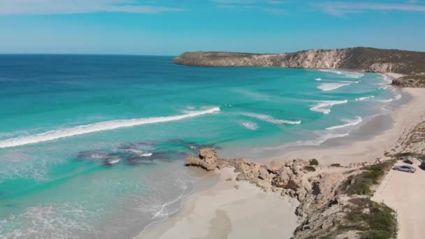潘宁顿湾是澳大利亚南部袋鼠岛上一个美丽的海滩。无人机提供的空中图像 — 图库视频影像