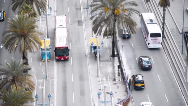 BARCELONA - 11 de maio de 2018: Vista aérea do tráfego da Avenida Barcelona — Vídeo de Stock