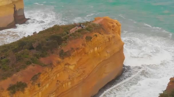 Loch Ard Φαράγγι είναι μια όμορφη ακτογραμμή κατά μήκος του Μεγάλου Ωκεανού Road, Αυστραλία. Γωνιακή άποψη — Αρχείο Βίντεο