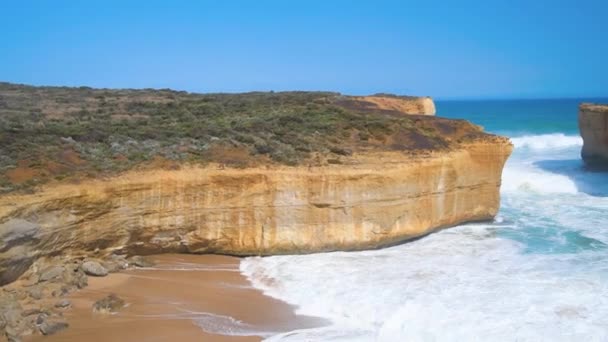Loch Ard Gorge is a beautiful viewpoint along the Great Ocean Road, Australia — Vídeo de Stock