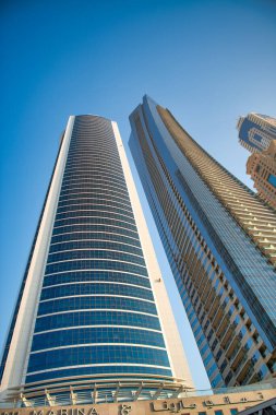 DUBAI, BAE - 5 Aralık 2016: Dubai Marina binalarının yukarıdan görünüşü