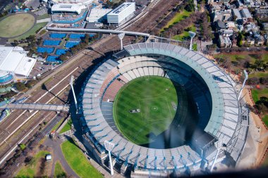 MELBOURNE, AUSTRALYA - 8 Eylül 2018: Helikopterden gökyüzü. Avustralya futbol stadyumu