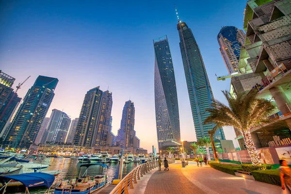 Dubai Emiratos Árabes Unidos Diciembre 2016 Edificios Dubai Marina Por —  Fotos de Stock