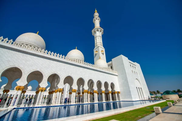 Abu Dhabi Uae December 2016 Islamic Catholic Tourists Visit Sheikh — Stockfoto