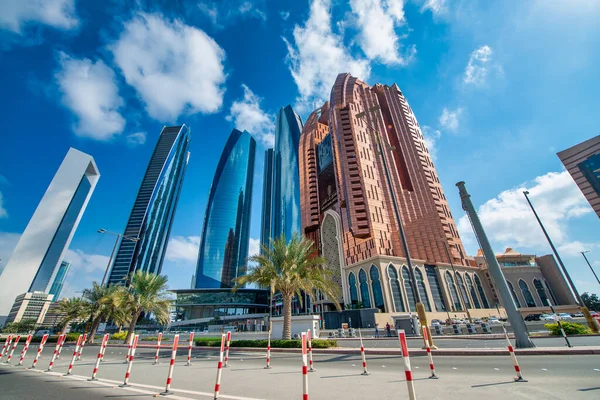 Abu Dhabi Оаэ Декабря 2016 Здания Вдоль Корниш Роуд Солнечный — стоковое фото