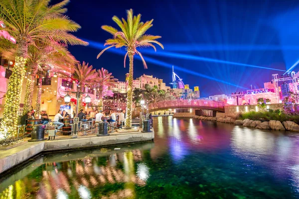 Dubai Uae December 2016 Madinat Jumeirah Buildings Tourists Canals Night — Stock Photo, Image