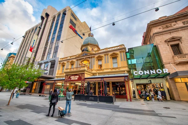 Adelaide Australia September 2018 City Street Tourists Sunny Afternoon — Stock Photo, Image