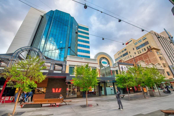 Adelaide Australia September 2018 City Street Tourists Sunny Afternoon — Stock Photo, Image