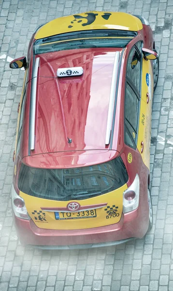 Riga Lotyšsko Června 2017 Taxi Cab Zrychluje Ulicích Města Výhled — Stock fotografie