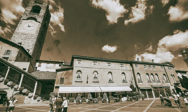 Bergamo Italy July 2017 Bergamo Alta Old Square Tourists Sunny — Stock Photo, Image