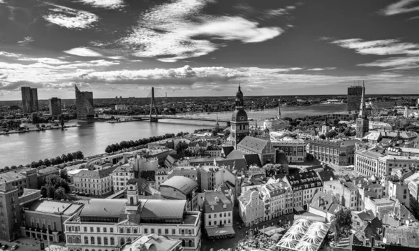 Riga Letonia Julio 2017 Vista Panorámica Aérea Ciudad Con Edificios —  Fotos de Stock