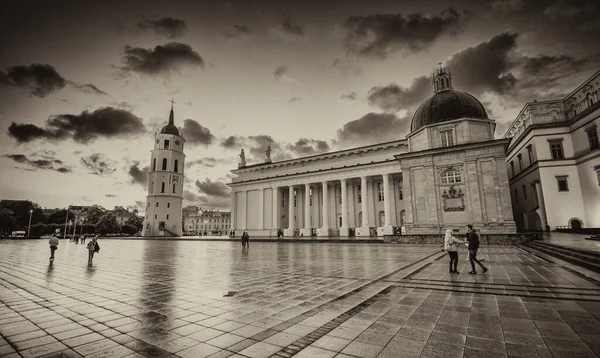 Vilnius Lituânia Julho 2017 Principais Marcos Edifícios Pôr Sol Praça — Fotografia de Stock