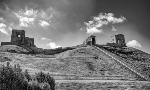 Güneşli Bir Yaz Gününde Vilnius Taki Gediminas Şatosu Kulesi Litvanya — Stok fotoğraf