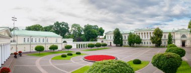 Litvanya, Vilnius 'un tarihi başkanlık sarayı. Bulutlu bir günde panoramik görünüm