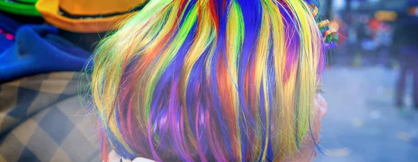 New Orleans February 2016 Woman Dyed Hair Mardi Gras Carnival — Zdjęcie stockowe