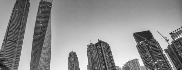 Edificios Dubai Marina Por Noche Rascacielos Largo Del Agua — Foto de Stock