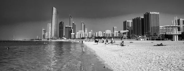 Abu Dhabi Eau Diciembre 2016 Hermosa Playa Ciudad Con Los — Foto de Stock