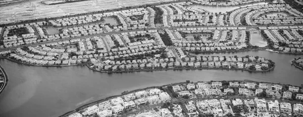 Αεροφωτογραφία Των Μικρών Σπιτιών Του Ντουμπάι Κατά Μήκος Του Νερού — Φωτογραφία Αρχείου
