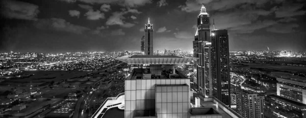 ドバイ アラブ首長国連邦 2016年12月11日 ドバイのダウンタウンの近代的な高層ビルの空中ビュー — ストック写真