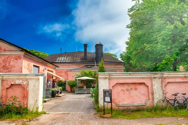 Helsinki Finlandia Julio 2017 Antiguos Edificios Suomenlinna Claro Día Soleado — Foto de Stock