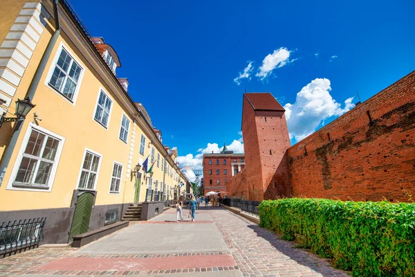 Riga Lettonie Juillet 2017 Les Touristes Marchent Long Des Anciennes — Photo