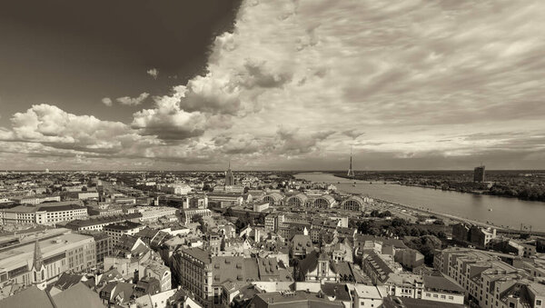 Воздушный вид на Ригу с городского холма