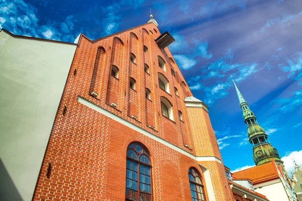 Landmärke Fasad Rött Tegel Centrala Riga Lettland — Stockfoto
