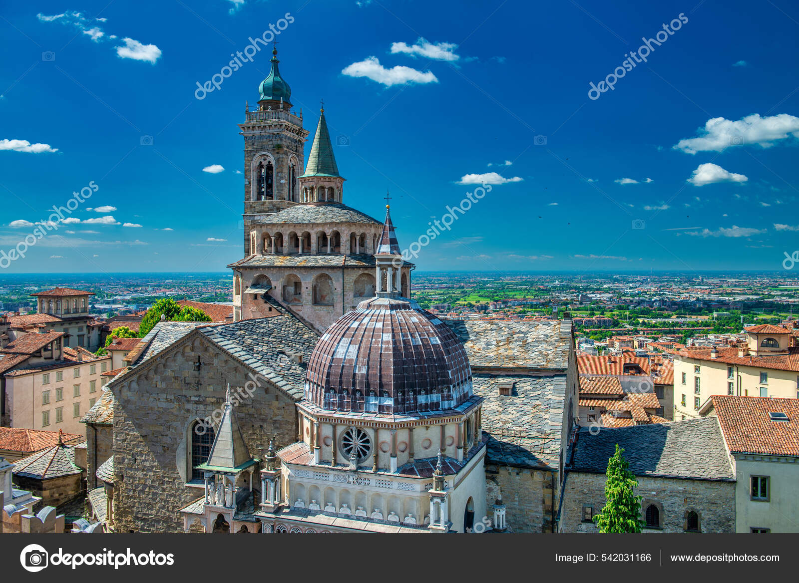 Basílica Santa Maria Maggiore Bérgamo Italia Catedral Bergamo Alta — Foto  de stock #542031166 © jovannig, image size:1600x1168