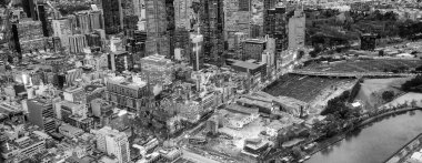 MELBOURNE, AUSTRALYA - 6 Eylül 2018: Hava şehri gün batımında ufuk çizgisi