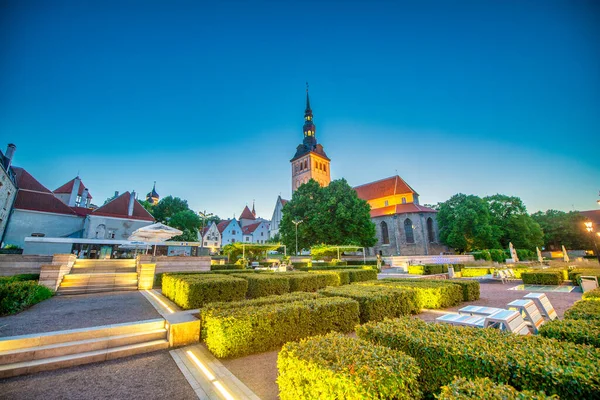 タリン エストニア 2017年7月14日 夜のタリンの聖ニコラス教会と博物館 — ストック写真