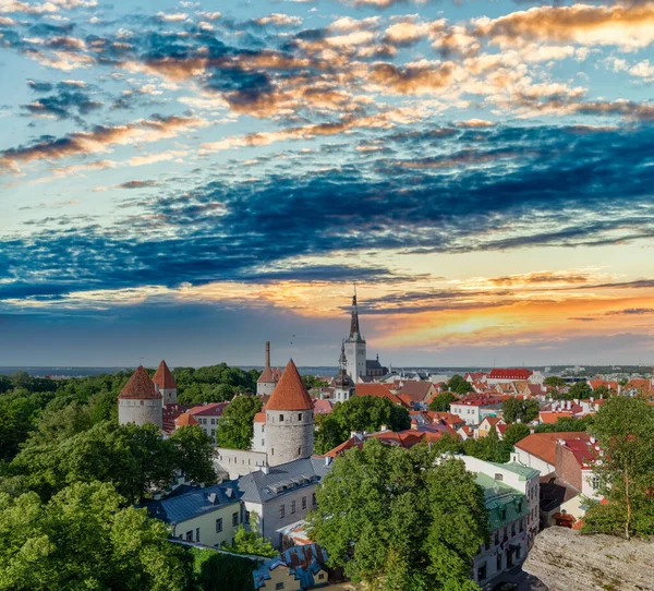Panoramisch Uitzicht Tallinn Bij Zonsondergang Vanaf Stadstoren Estland — Stockfoto